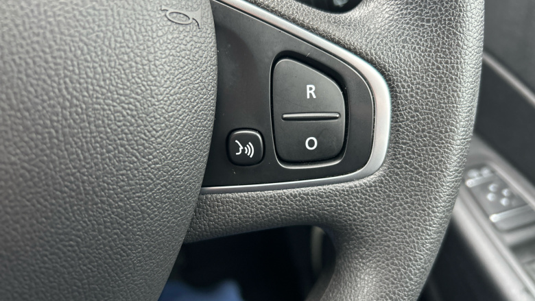 Renault Captur 0.9 TCE 90 Play 5dr Petrol Hatchback